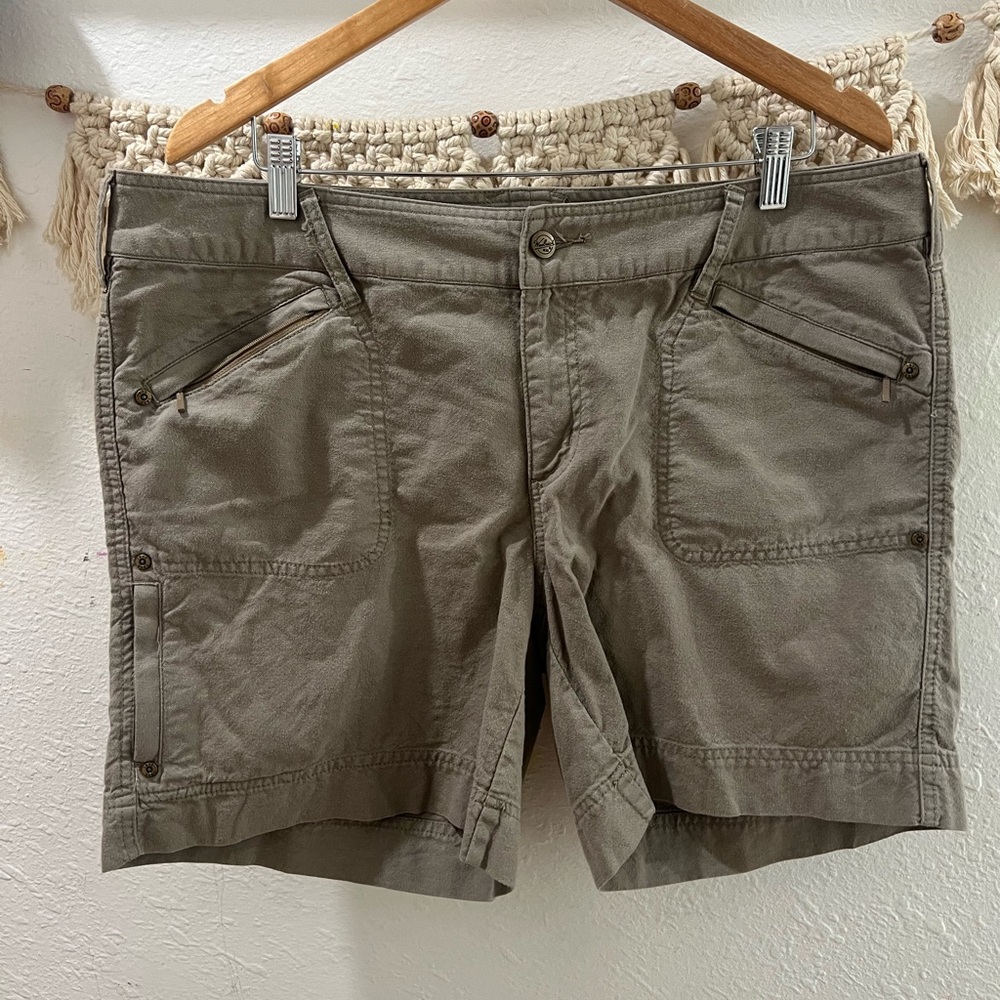 Woolrich Women's Olive Cargo Shorts